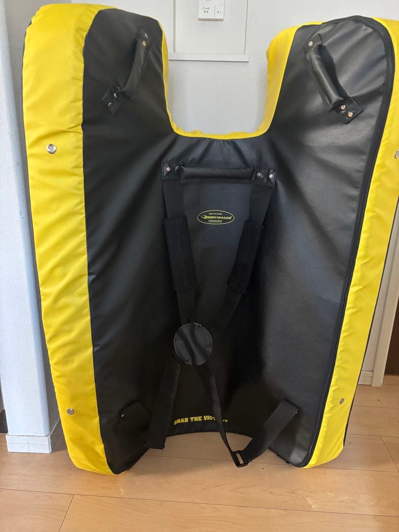 BODYMAKER U字型キックミット