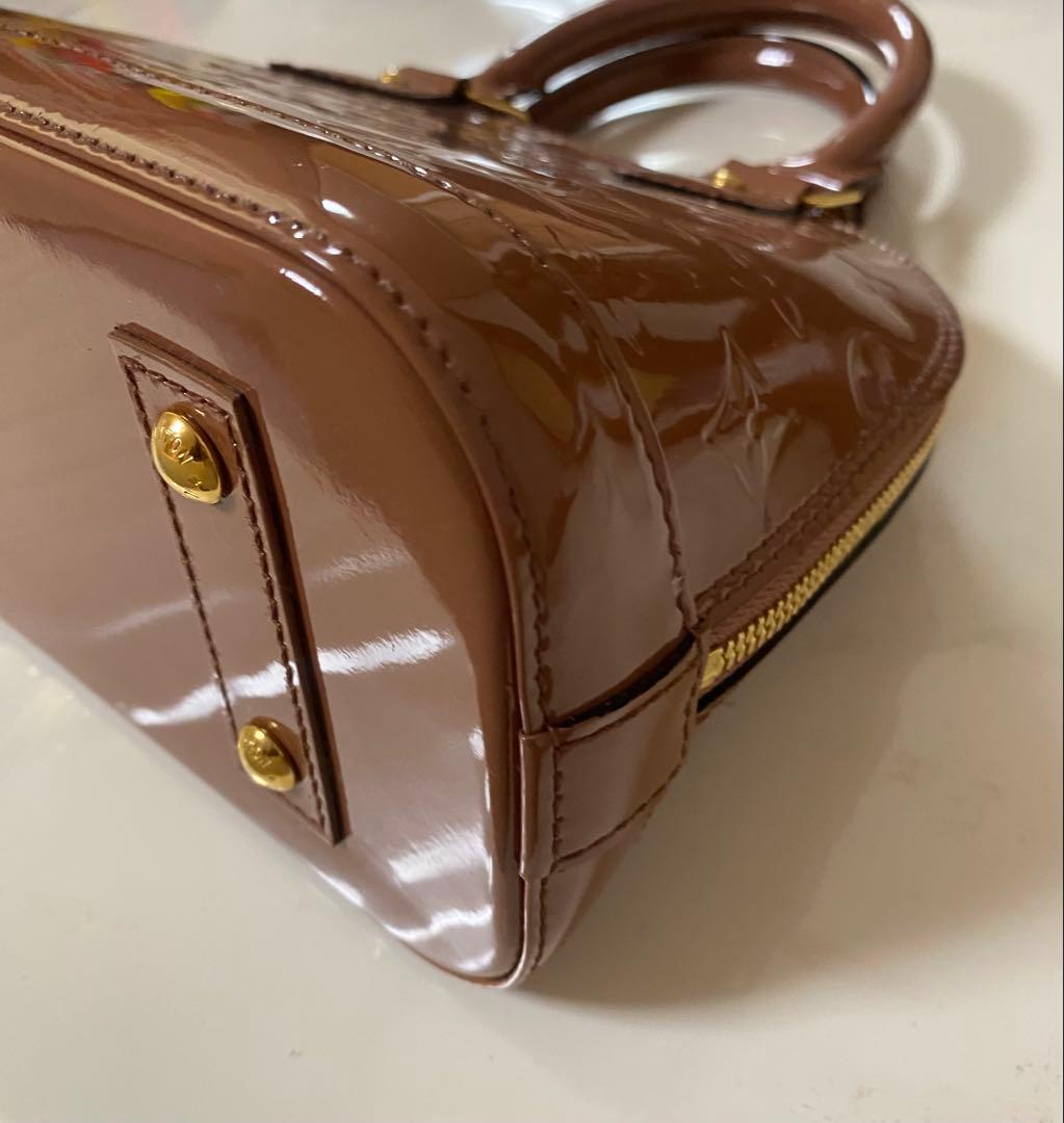 LOUIS VUITTON　ルイヴィトン　 モノグラム ヴェルニ　ベージュピンク