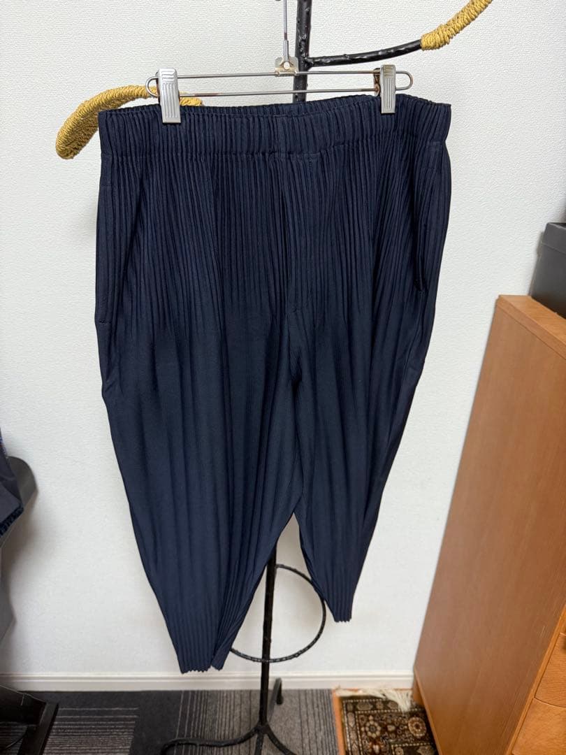 イッセイミヤケオムプリッセ　プリーツサルエルパンツ　3 濃紺