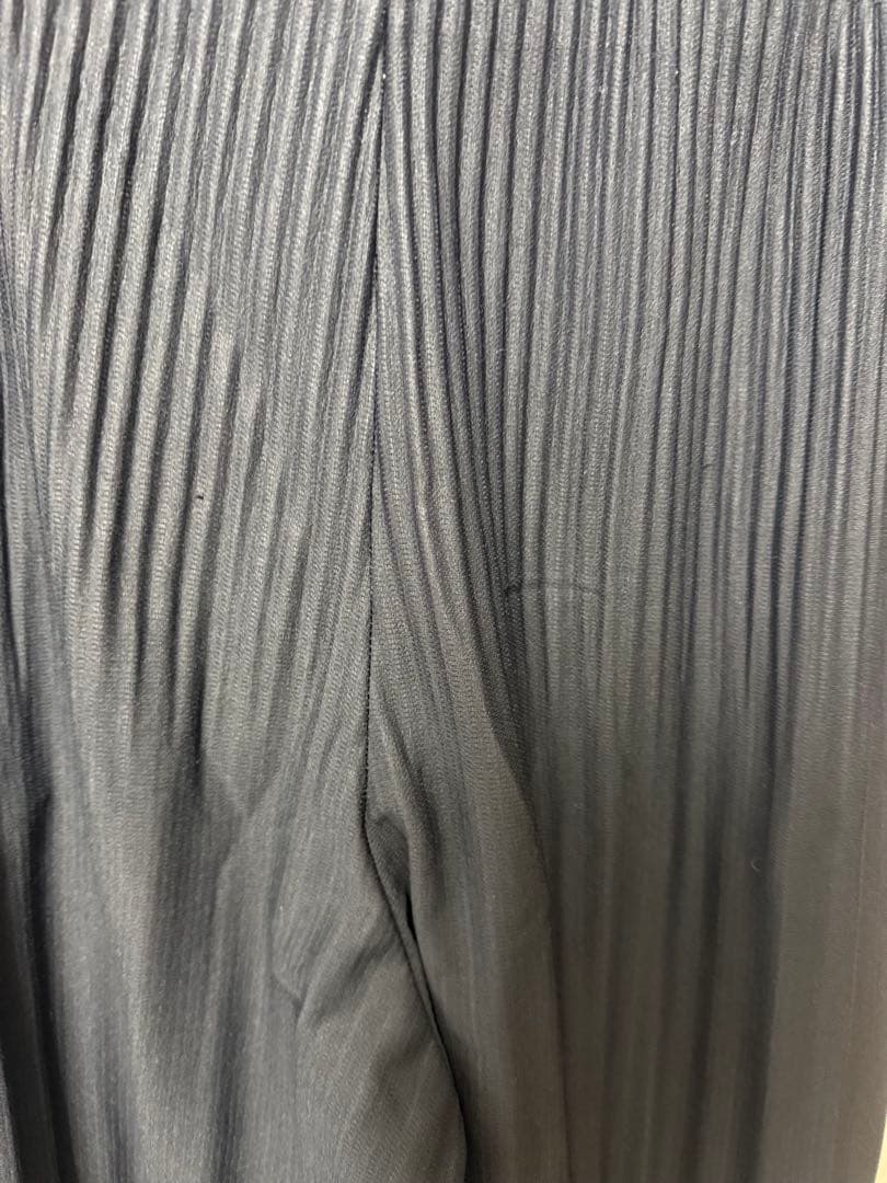 イッセイミヤケオムプリッセ　プリーツサルエルパンツ　3 濃紺