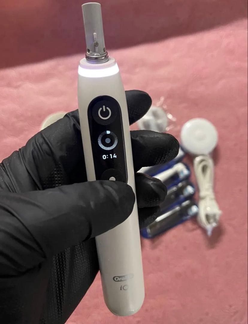 BRAUN Oral-B iO7 最上クラス新品未使用品 換えブラシ2+2その他