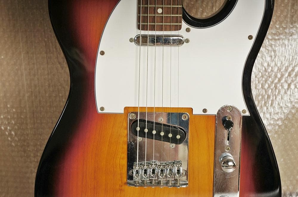 Playtech Telecaster エレキギター サンバースト 置き台付き
