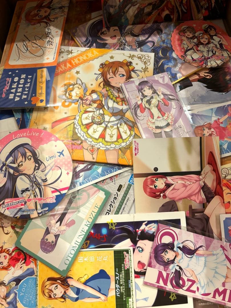 鬼滅の刃 　ラブライブ　呪術廻戦 アニメグッズ　まとめ売り 大量　500点以上