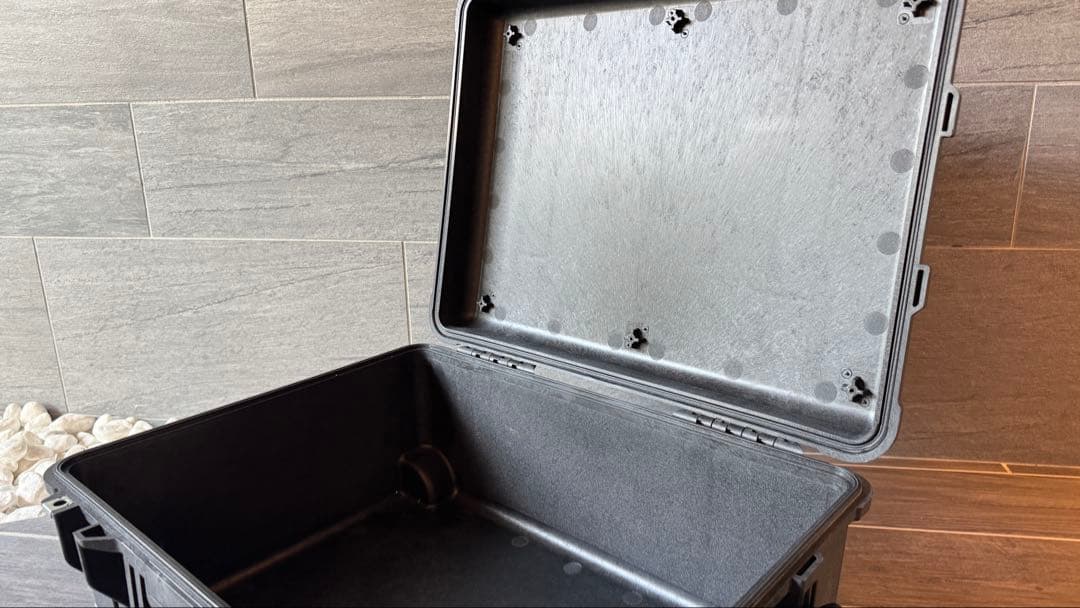 Pelican 1560 キャスターケース ブラック