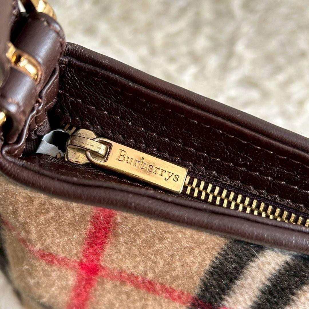 バーバリー　ショルダーバッグ　ノバチェック　ウール　肩掛け　斜め掛け　茶