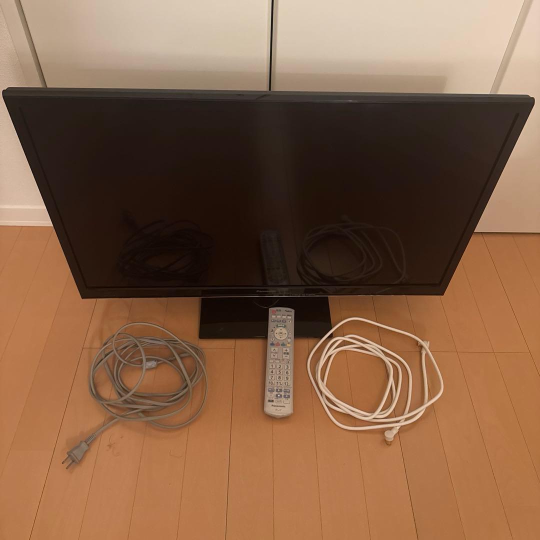 Panasonic 32インチテレビ【テレビアンテナケーブル付】