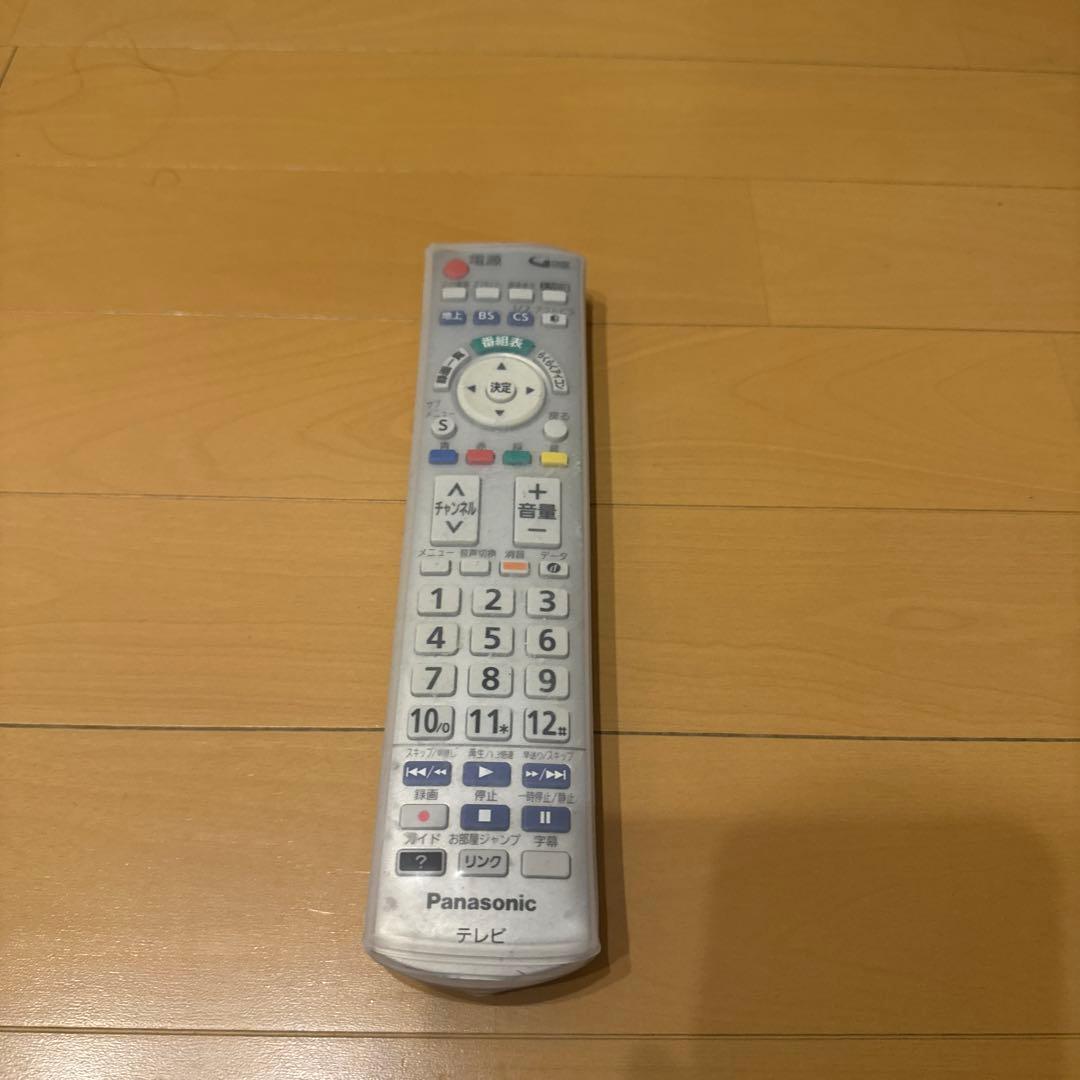 Panasonic 32インチテレビ【テレビアンテナケーブル付】