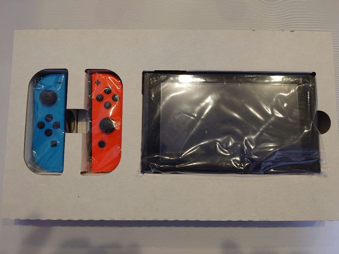 Nintendo Switch 本体+充電スタンド(フリーストップ式)