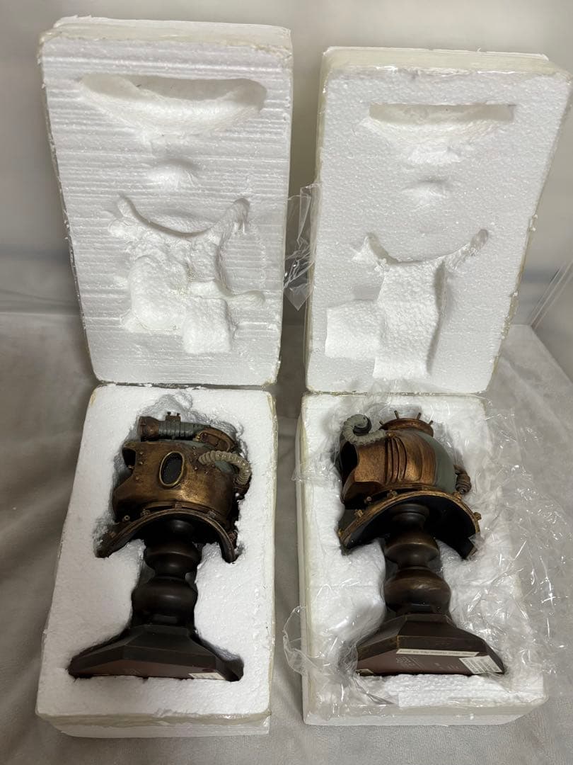 ディズニー 海底2万マイル ネモ船長 クルー ヘルメット レプリカ スタチュー