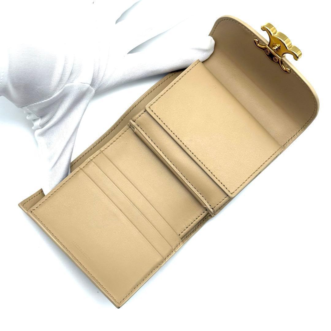 新品に近い❣️セリーヌ トリオンフ ベージュ コンパクト　財布　 N86