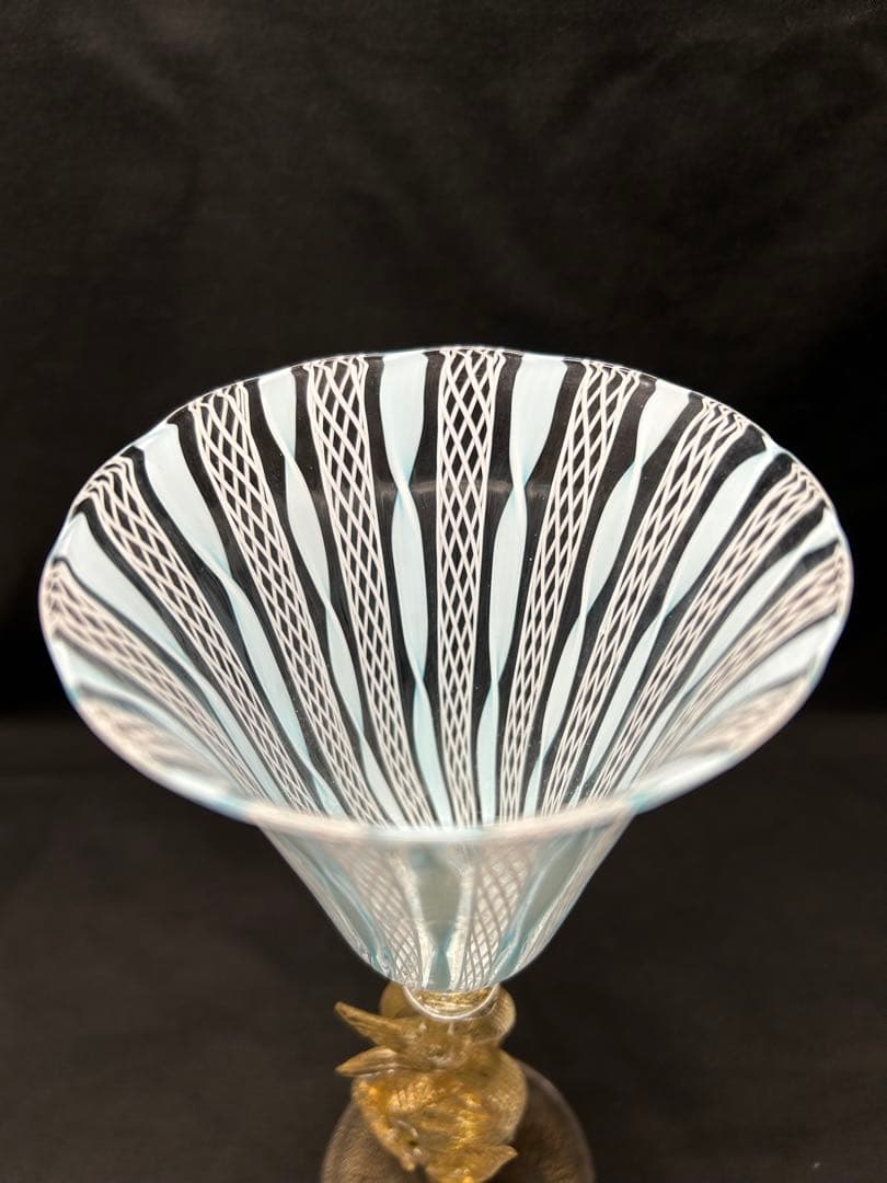 ベネチアングラス　ストライプ模様のガラスカップ 魚モチーフ