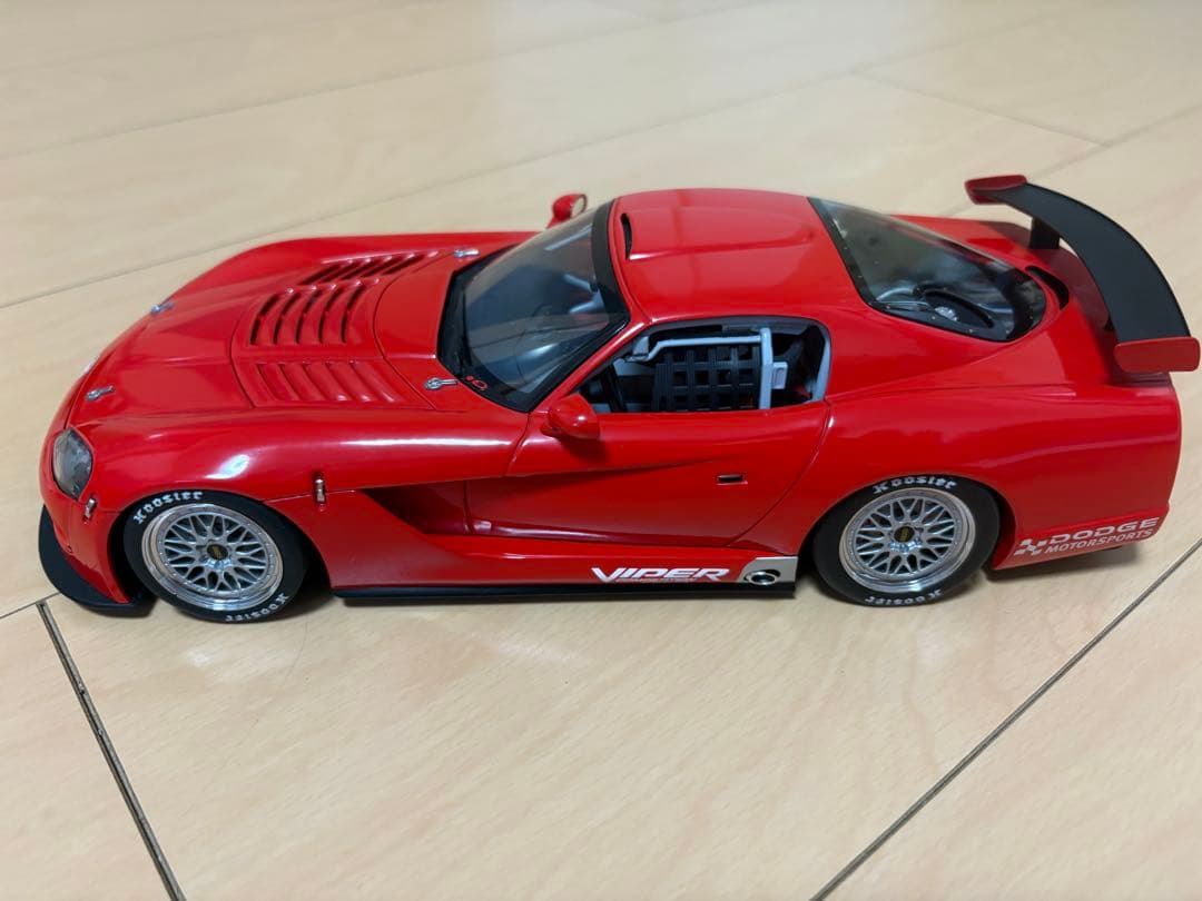 美品　1/18 オートアート ダッジ バイパー コンペティションプレーンボディ