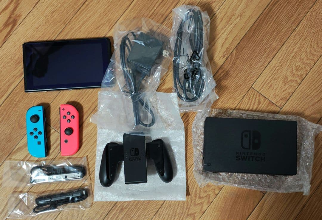 Nintendo Switch 本体＋ケース純正品