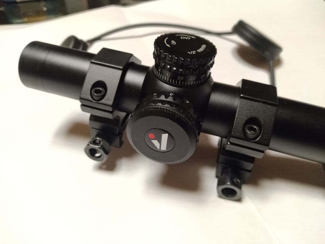 Victoptics ZOD 1-4×20 IR ショート ライフルスコープ