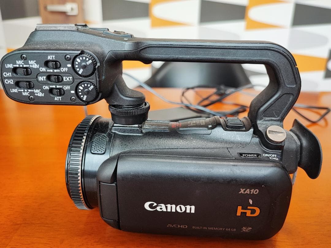 Canon XA10 業務用ビデオカメラ（XLRハンドルユニット付き）