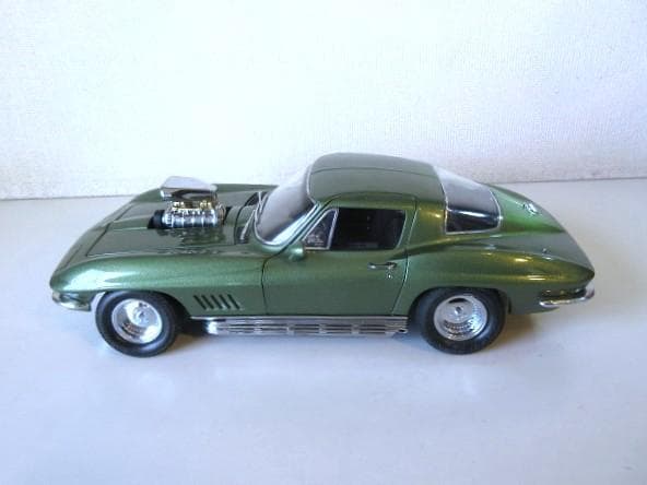 特価 exoto (1/18) コルベット C2 Street Rod