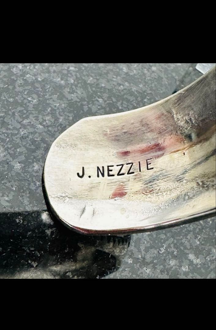 NAVAJO ナバホ Nezzie クラックターコイズインレイ シルバーバングル