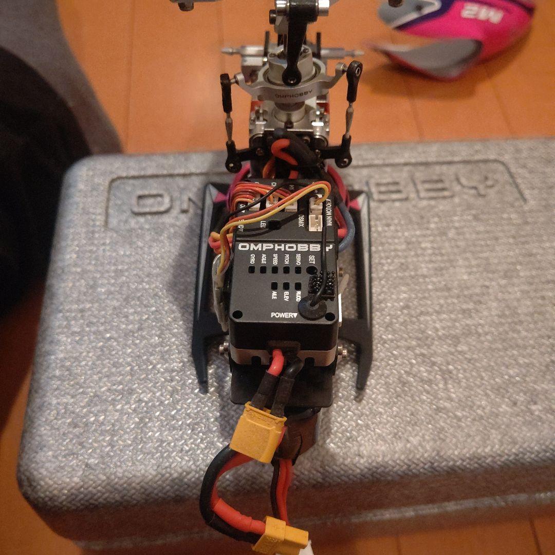 パン、OMPHOBBY M2 ヘリコプター ピンク/ブラック未使用に近い！