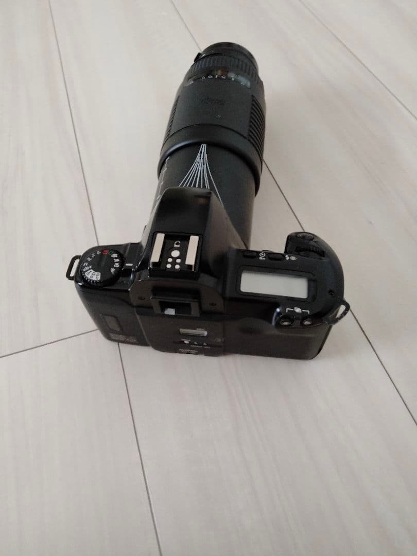 一眼カメラ　望遠レンズ付き　レトロ