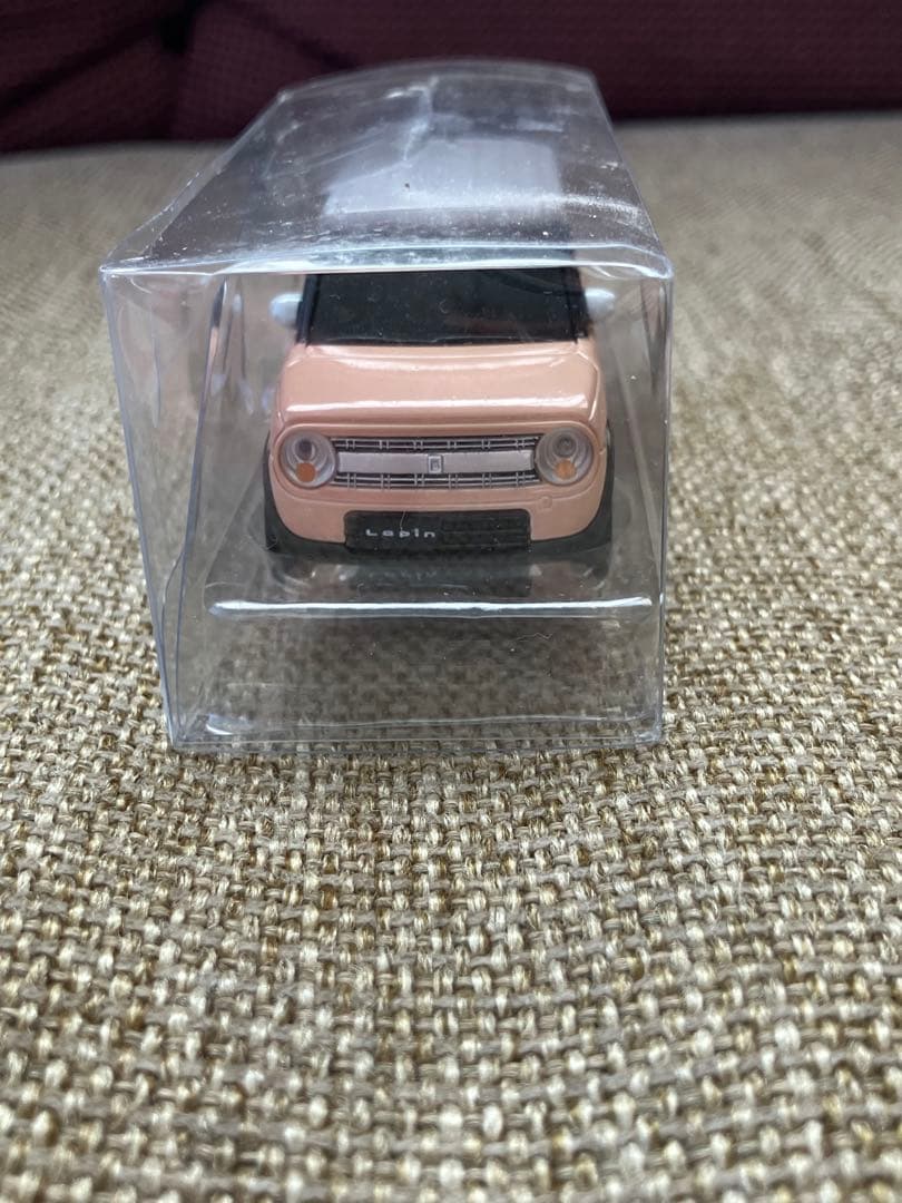 箱付き スズキ　Lapan　ピンクと白のSUVスタイル ミニカー[非売品]