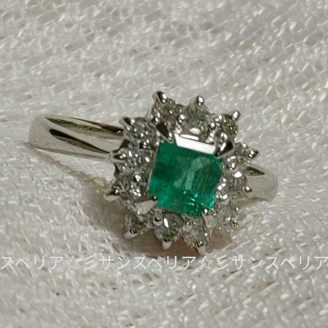 Pt900 エメラルド0.43ctとダイヤモンド0.39ctのフラワーリング
