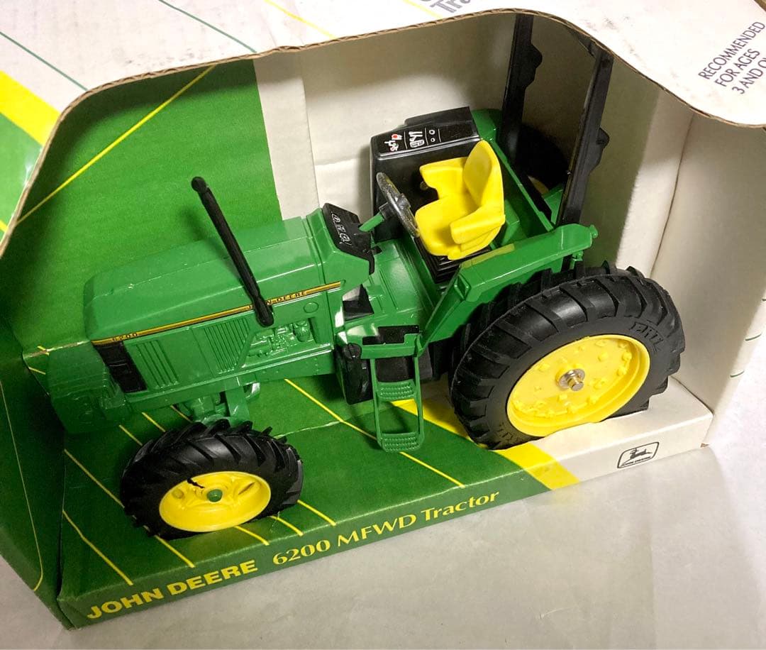 JOHN DEERE 6200 MFWD トラクター 1/16 ジョンディア