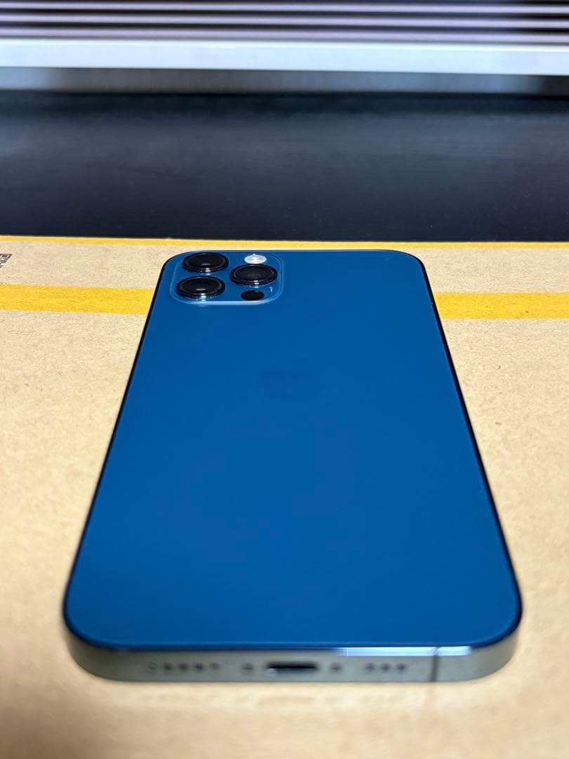 新品フィルムおまけ付き　iPhone 12 Pro グラファイト　256GB