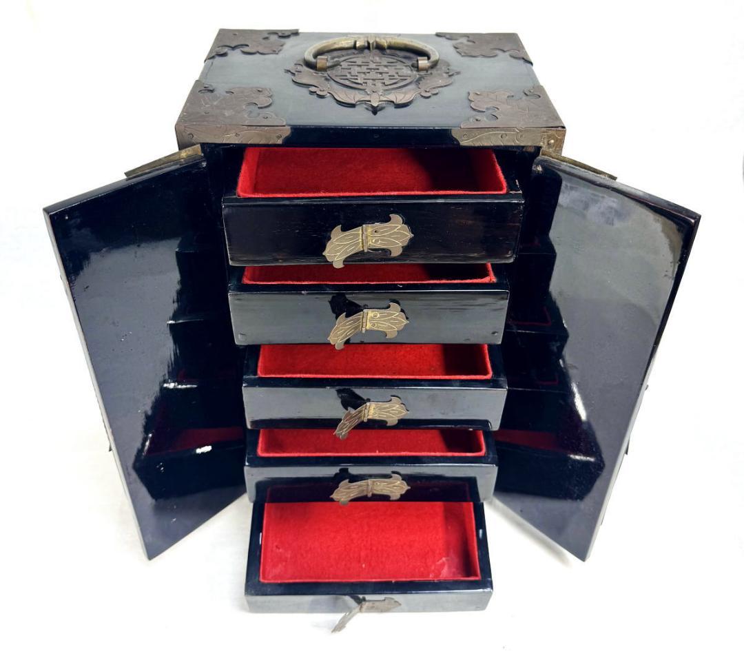 ビンテージ家具 木製青貝螺鈿細工 福禄寿全百宝嵌観音扉黒漆小棚 WWWT090