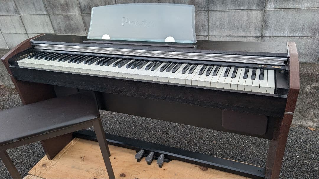送料込み CASIO 電子ピアノ PX-700 2006年製 スリムで超美品