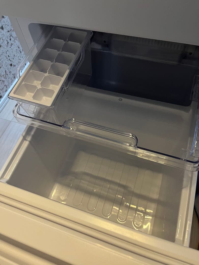 美品(使用1年未満) 2023 SHARP 冷蔵庫 179L SJ-D18K-W