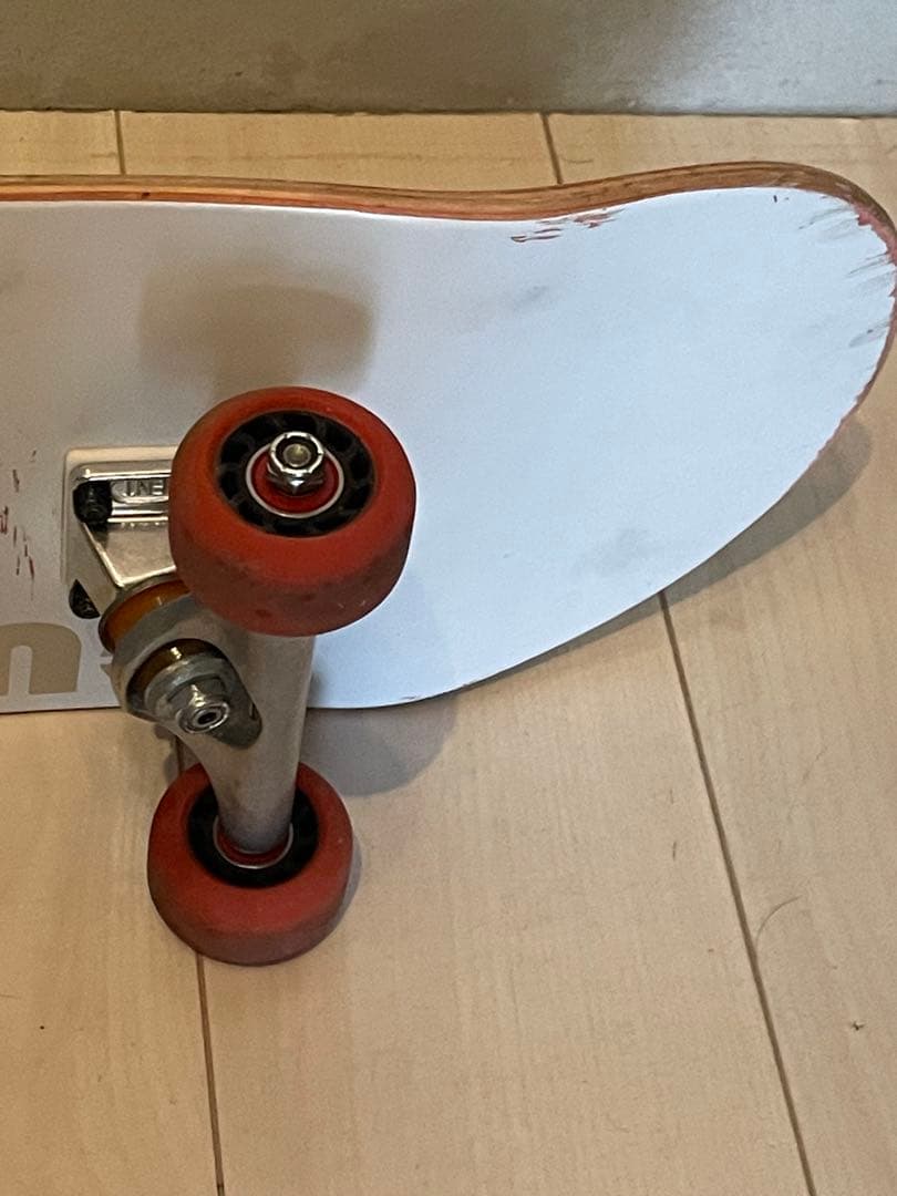 FLIPスケートボード　完成品　8インチ　INDEPENDENT チタニウム