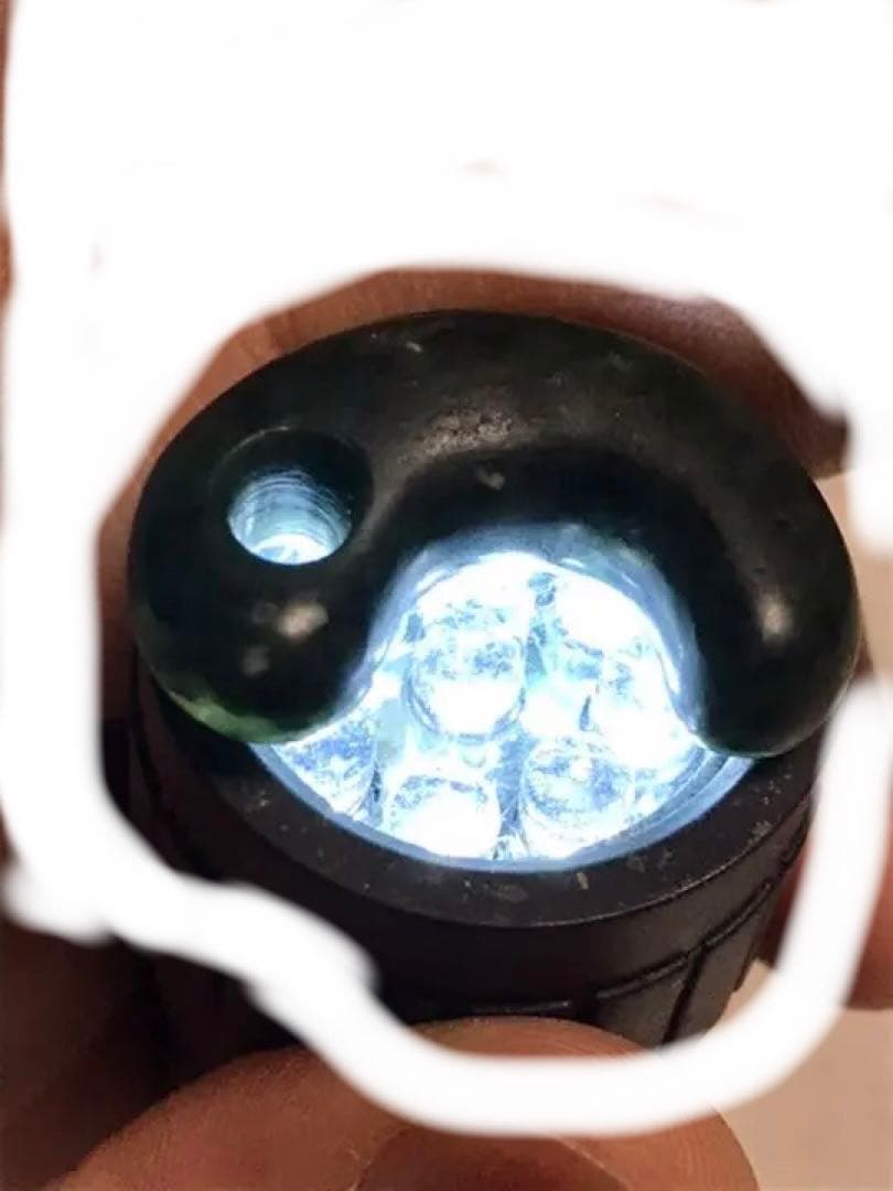 勾玉　深緑　硬玉ヒスイ