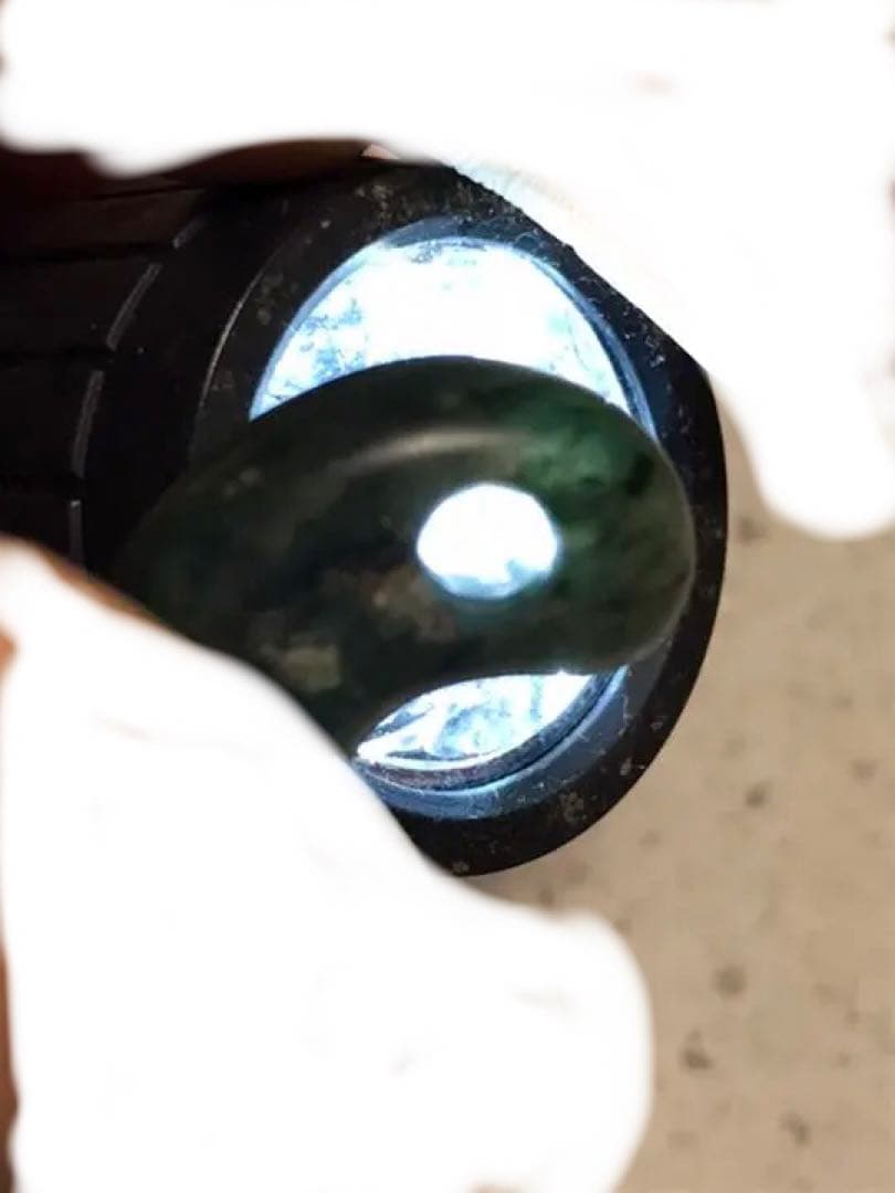 勾玉　深緑　硬玉ヒスイ