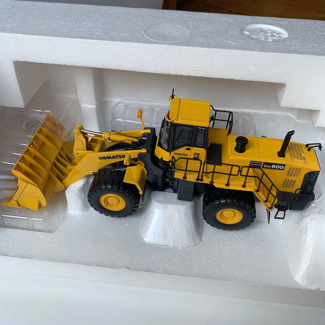 コマツ　WA600 ホイールローダー　1/50 未展示品