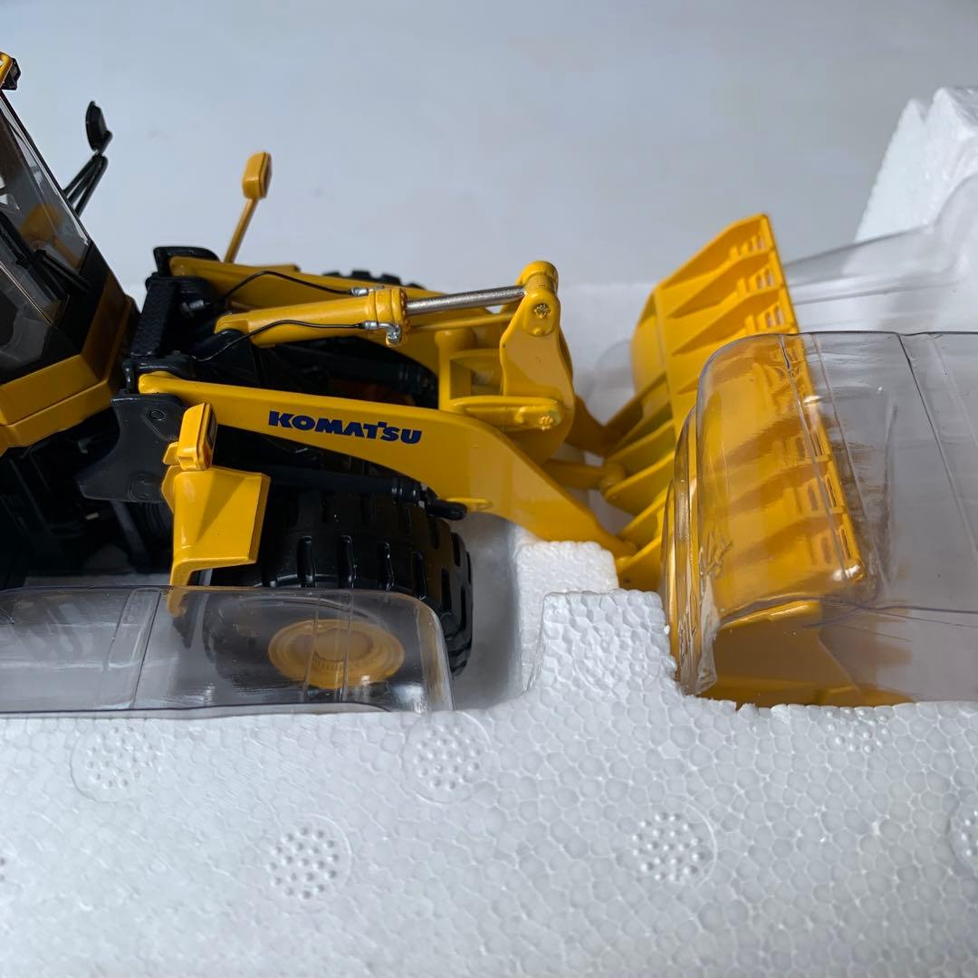 コマツ　WA600 ホイールローダー　1/50 未展示品