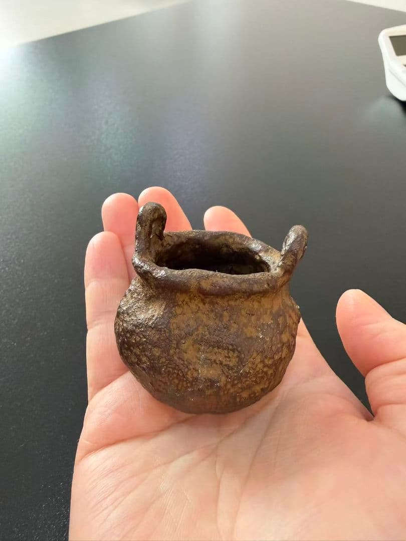 持ち手付き陶器壺 手のひらサイズ
