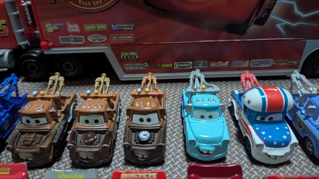 トミカ　カーズ　 約50台とマックトレーラー　バッグ付き　USED　まとめ売り