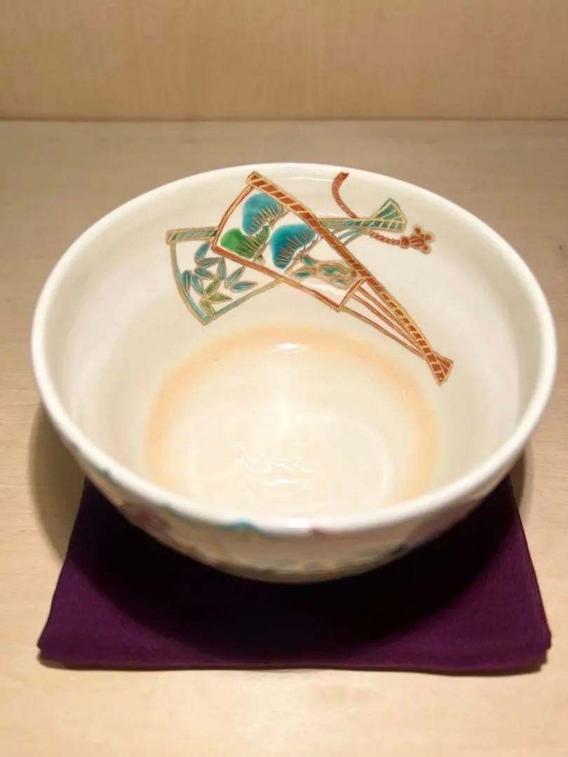 京焼　色絵　扇面　吉祥四季草花紋　四季草花　抹茶茶碗