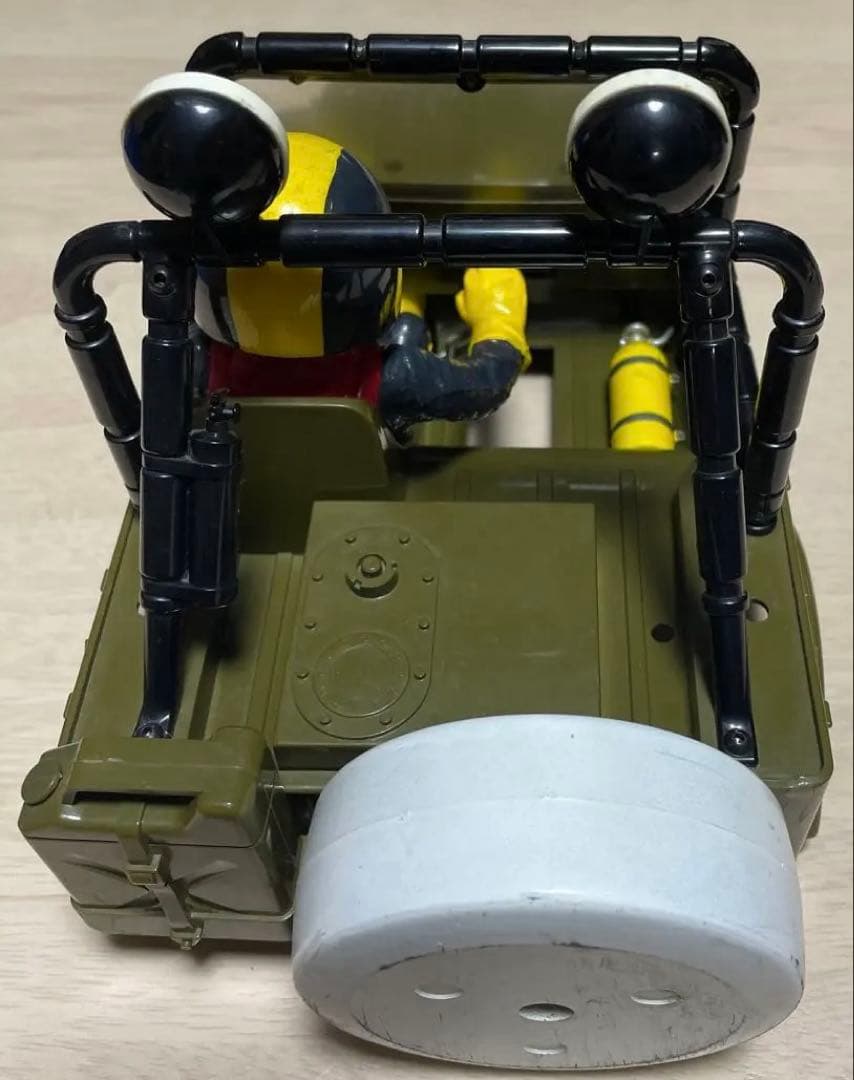 瀧*光様 ワイルドウイリー2 AM送信機4、受信機4、タミヤ充電器、BL-FOR