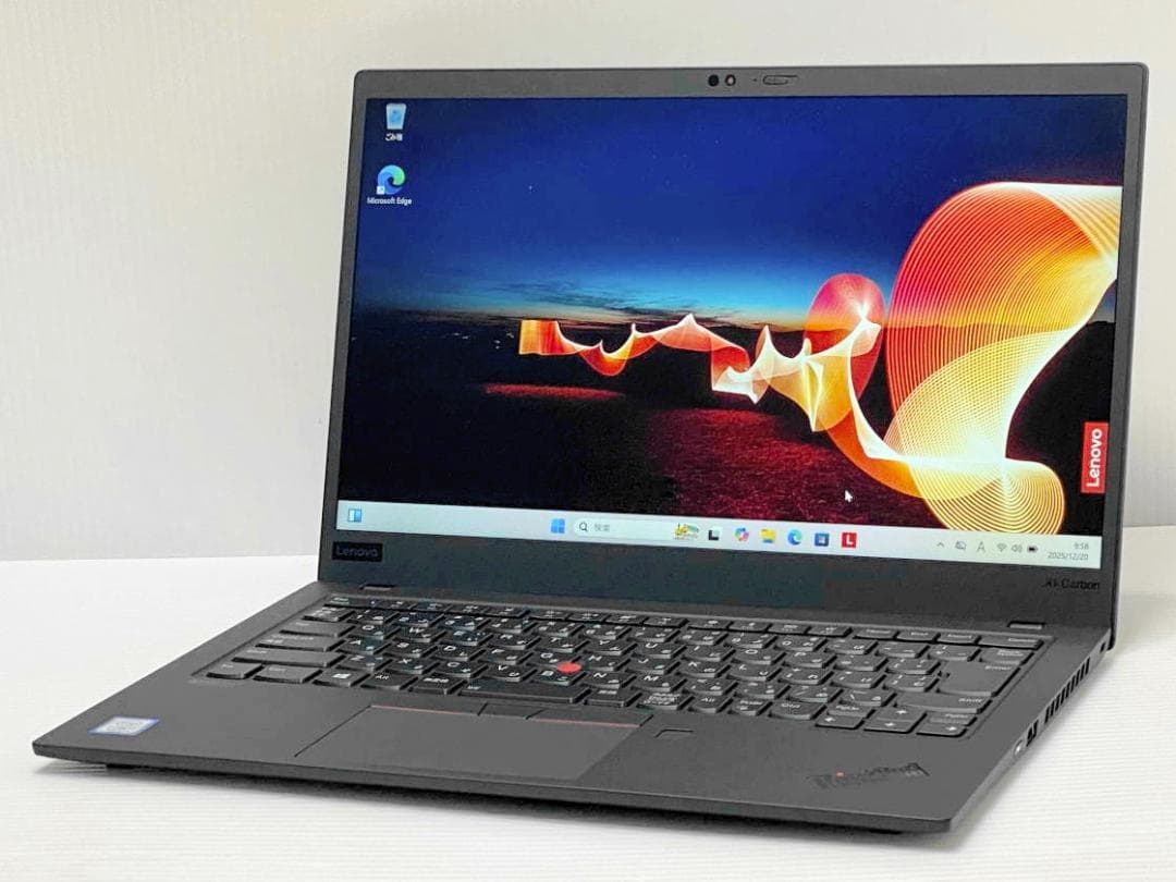 ほぼ新品 使用26h 第8世代Core i7 X1 Carbon Gen7