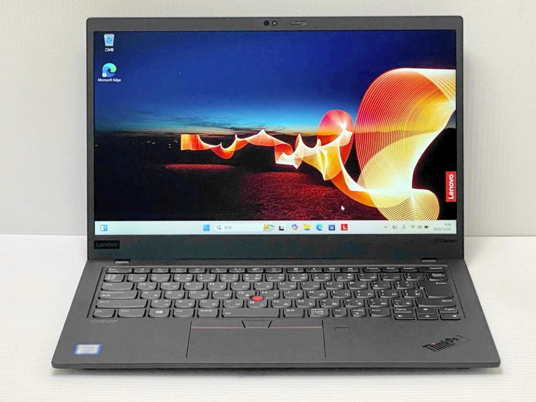 ほぼ新品 使用26h 第8世代Core i7 X1 Carbon Gen7