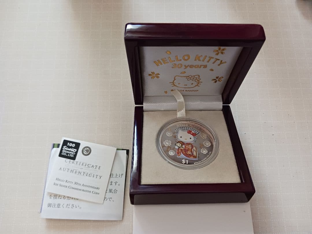 HELLO KITTY 30years 　1オンス銀貨