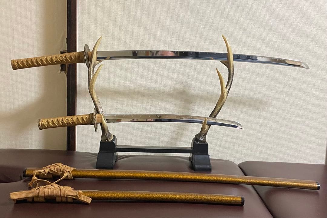 ポメ　模造刀　居合刀　太刀　脇差　刀掛け　武具　X098