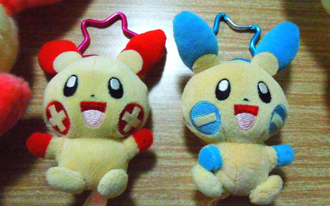 ポケモン　プラスル　マイナン　ぬいぐるみ　アミューズメント専用景品等　４個セット