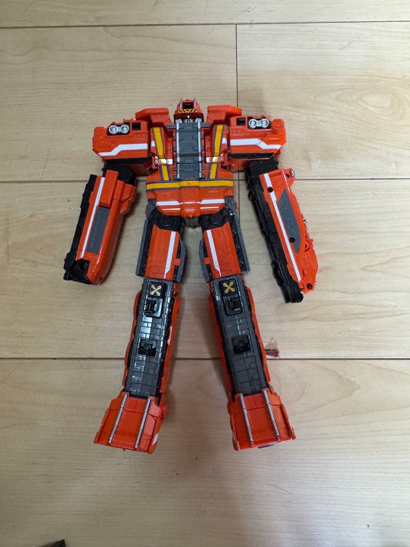 烈車戦隊　トッキュージャー　　最強合体　ビルドダイオー