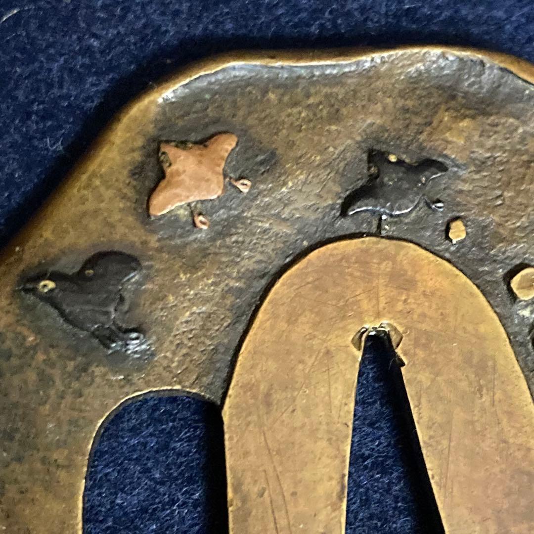 刀剣　刀装具　銘　加納夏雄刻　鍔　波千鳥