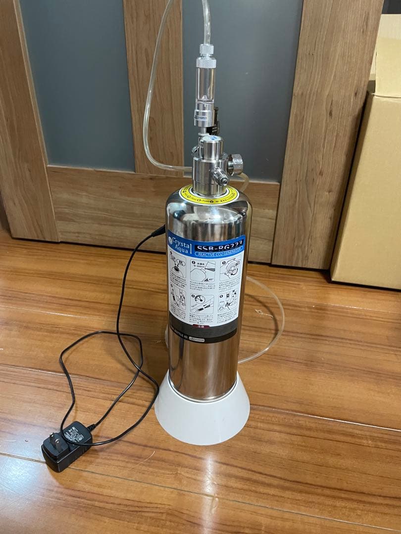 アクアリウム引退品（フィルター、CO2ジェネレーター、殺菌灯、ライト他）