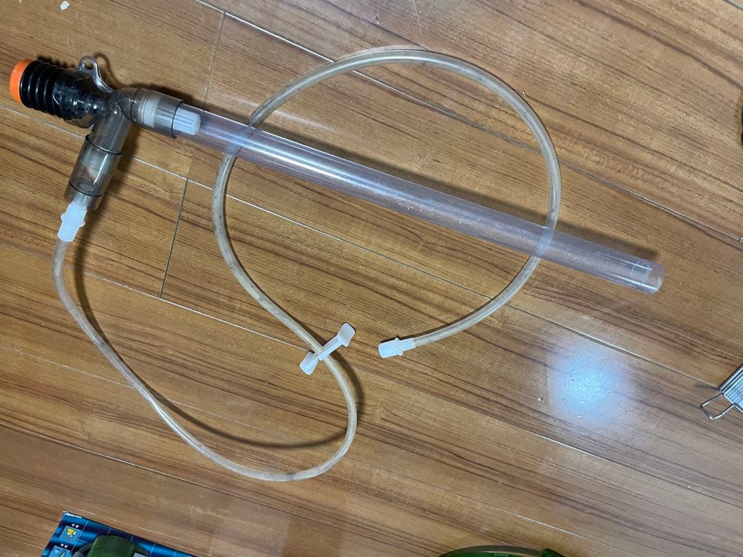 アクアリウム引退品（フィルター、CO2ジェネレーター、殺菌灯、ライト他）