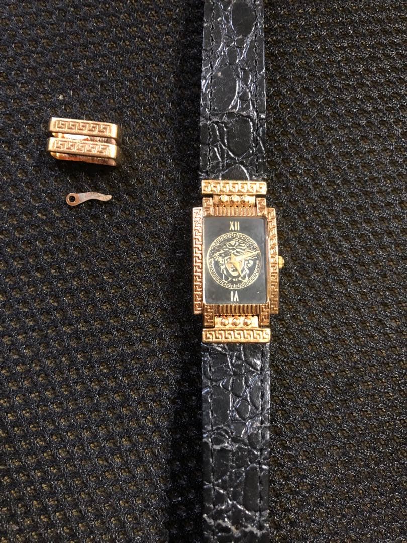 ジャンニヴェルサーチレディース腕時計　訳あり