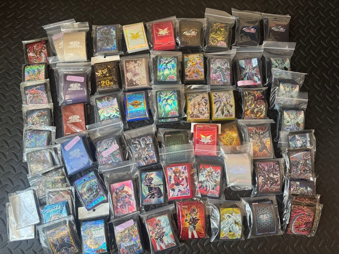 も*じ様 遊戯王　開封済み　スリーブ　引退　ハモン　十代　竜の紋章　初期　銀河眼